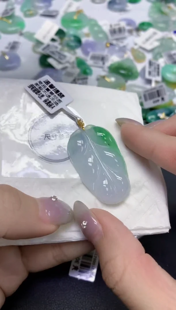 颈饰18K金镶嵌翡翠天然缅甸翡翠A货百元以上9元证书费自理