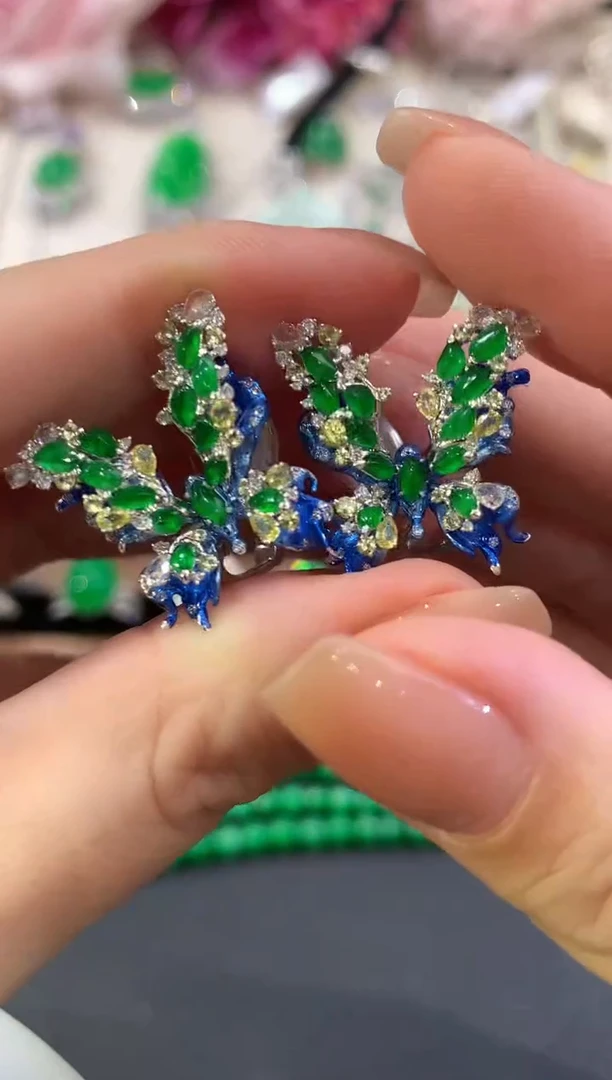 18K金镶嵌翡翠耳饰m19