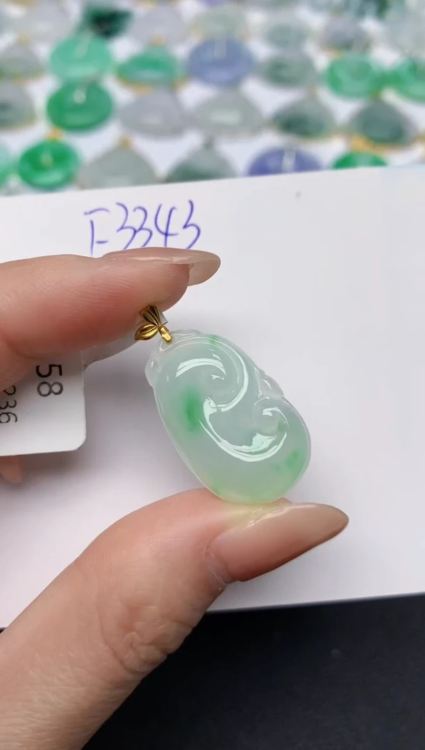 颈饰18K金镶嵌翡翠天然缅甸A货翡翠百元以上9元证书费自理