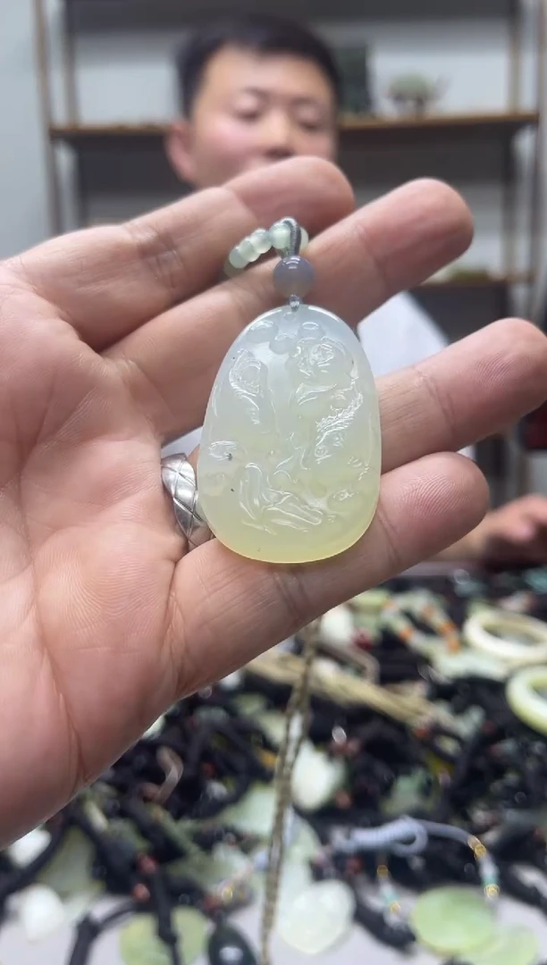 未镶嵌岫玉吊坠·