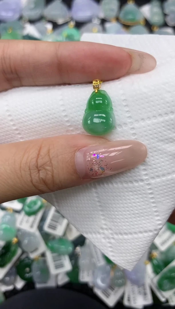 颈饰18K金镶嵌翡翠1111111111