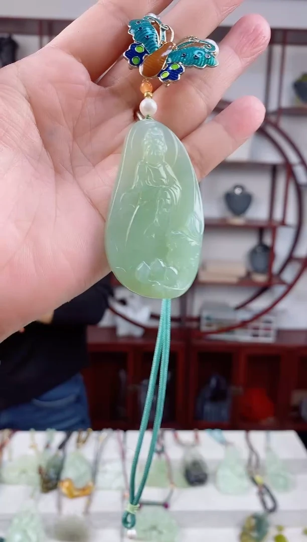 未镶嵌岫玉颈饰1