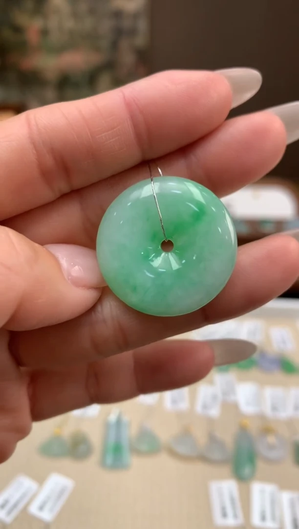 【闪购商品】翡翠颈饰未镶嵌平安扣