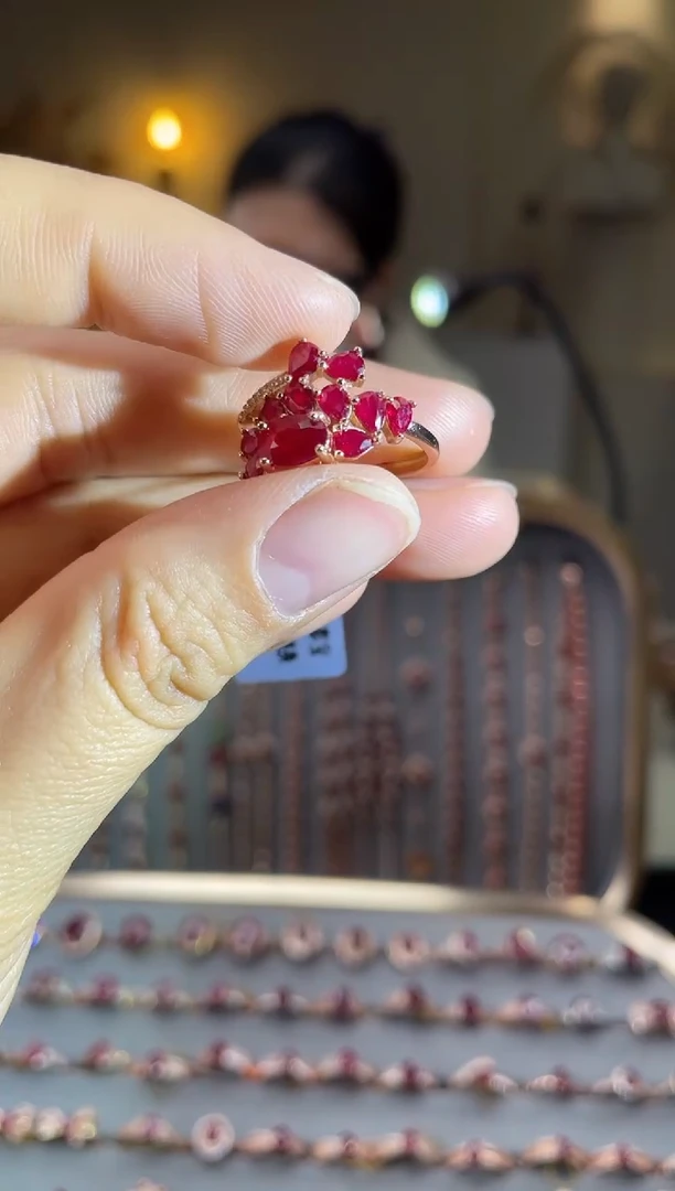 银S925镶嵌手饰红宝石手饰