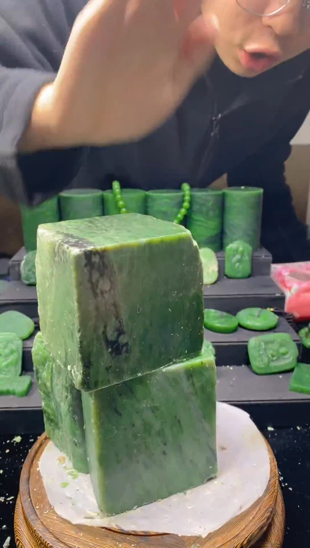 未镶嵌和田玉（碧玉）珠宝半成品1