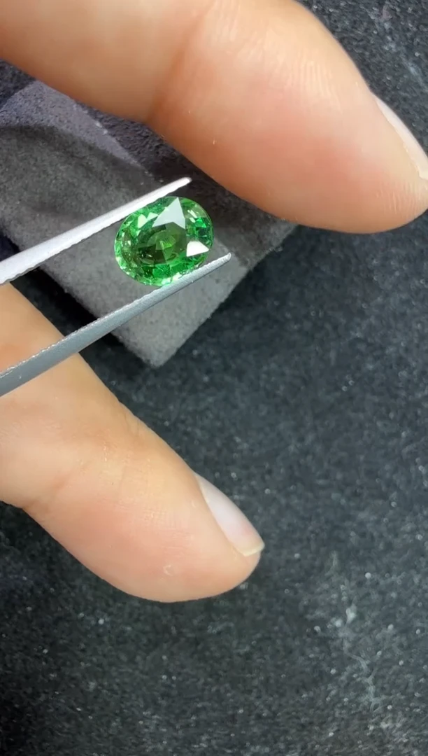 未镶嵌定制定制石榴石天然1.56克拉天然莎弗莱国际证书