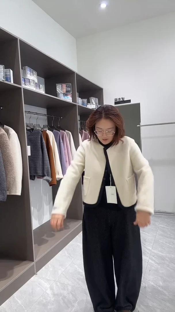 007短款羊毛大衣样衣白色