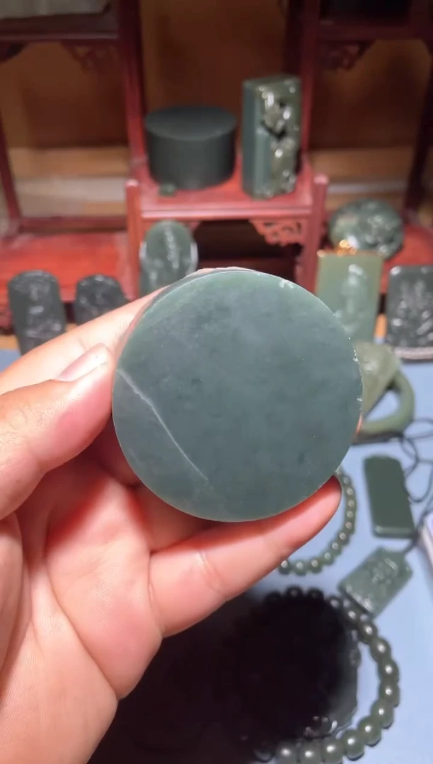 颈饰未镶嵌和田玉（青玉）大**情1