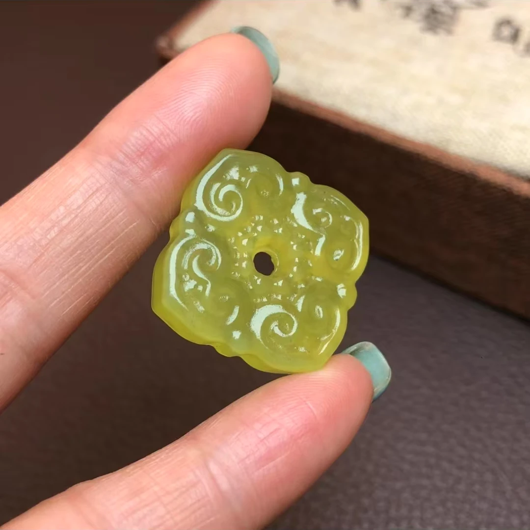 【集团·福利】蛇纹石玉未镶嵌随机发货一个/八方来财祥云如意吊坠