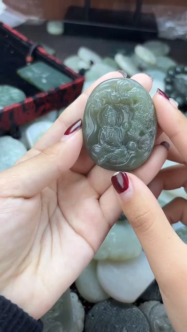 颈饰未镶嵌和田玉1