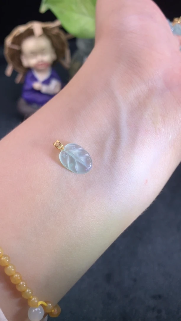 翡翠18K金镶嵌颈饰天然翡翠A货.源头工厂价福利价