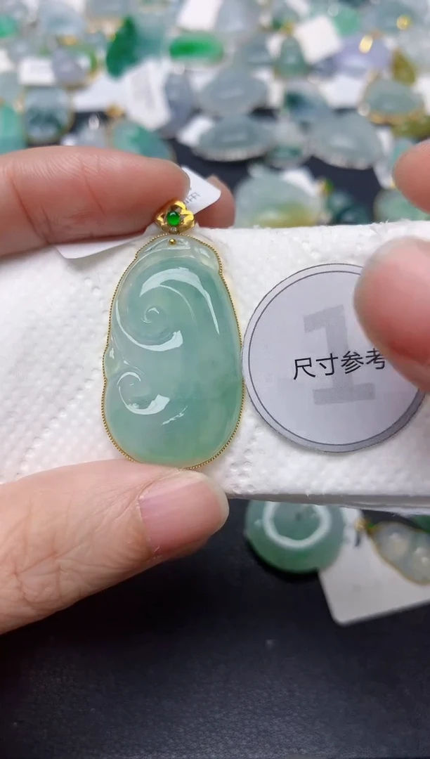 颈饰18K金镶嵌翡翠天然缅甸A货翡翠