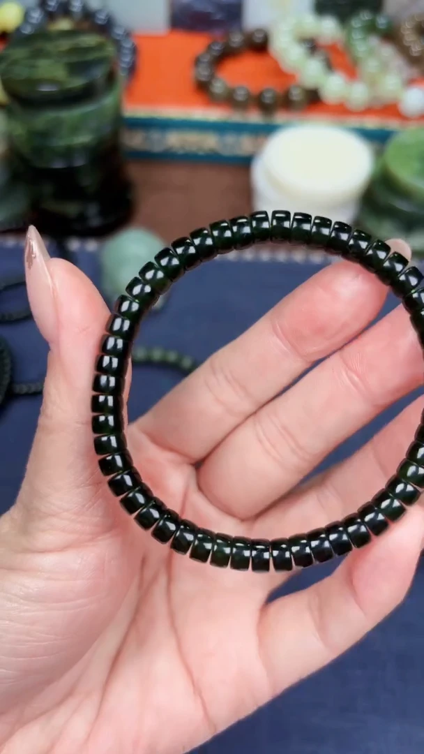 颈饰未镶嵌和田玉和田玉