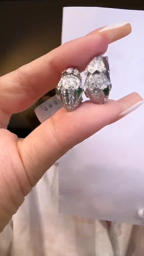 耳扣18K金镶嵌钻石蟒蛇耳扣DY