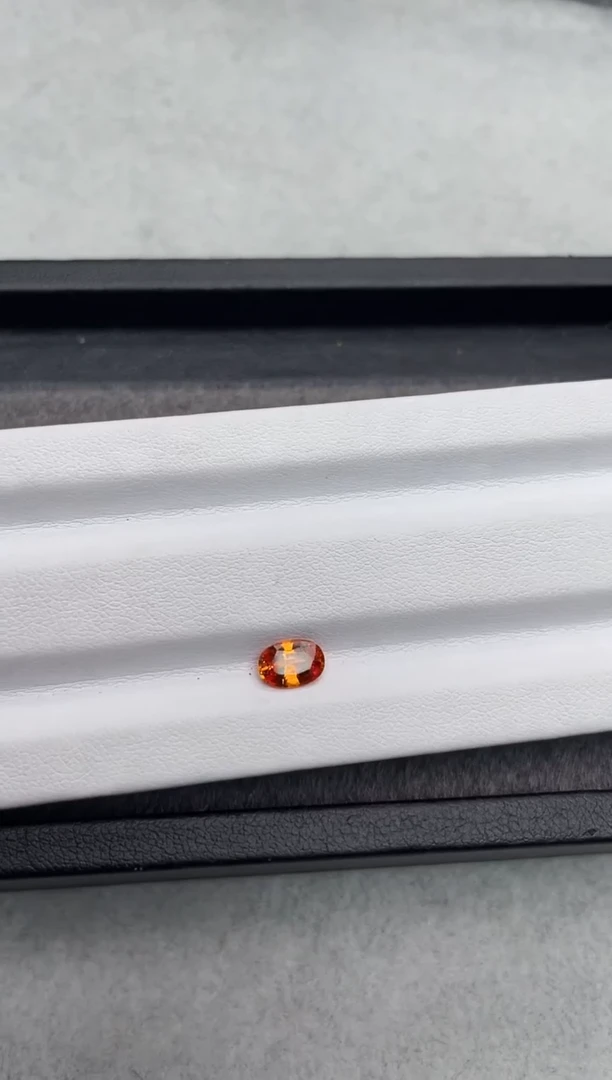 【闪购商品】彩色蓝宝石裸石未镶嵌0.83ct