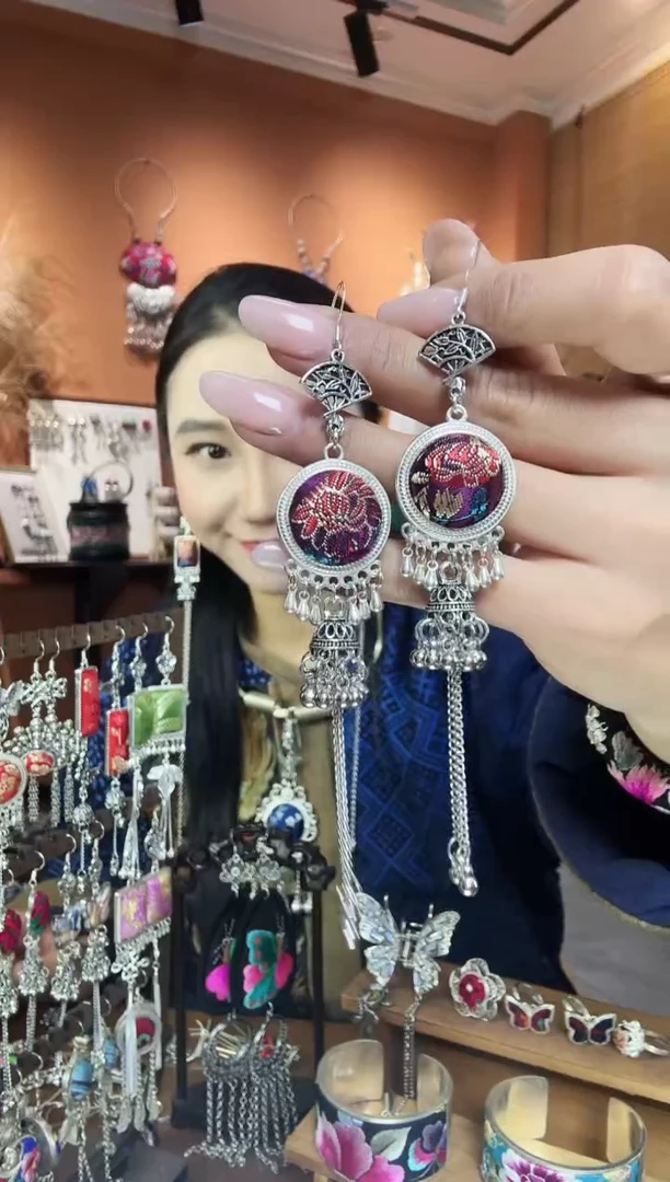 【闪购商品】刺绣纯手工民族风耳环