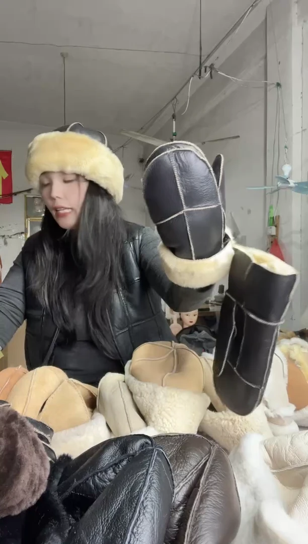 绵羊毛黑色皮毛一体手闷  特厚