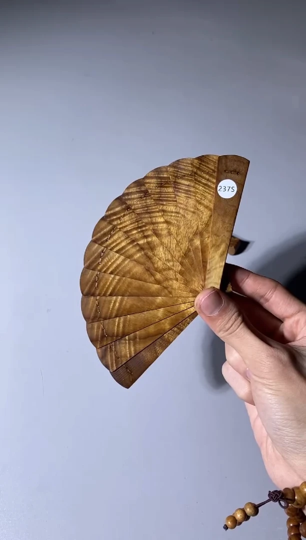 【闪购商品】金丝楠木雕237号10cm金丝楠迷你扇