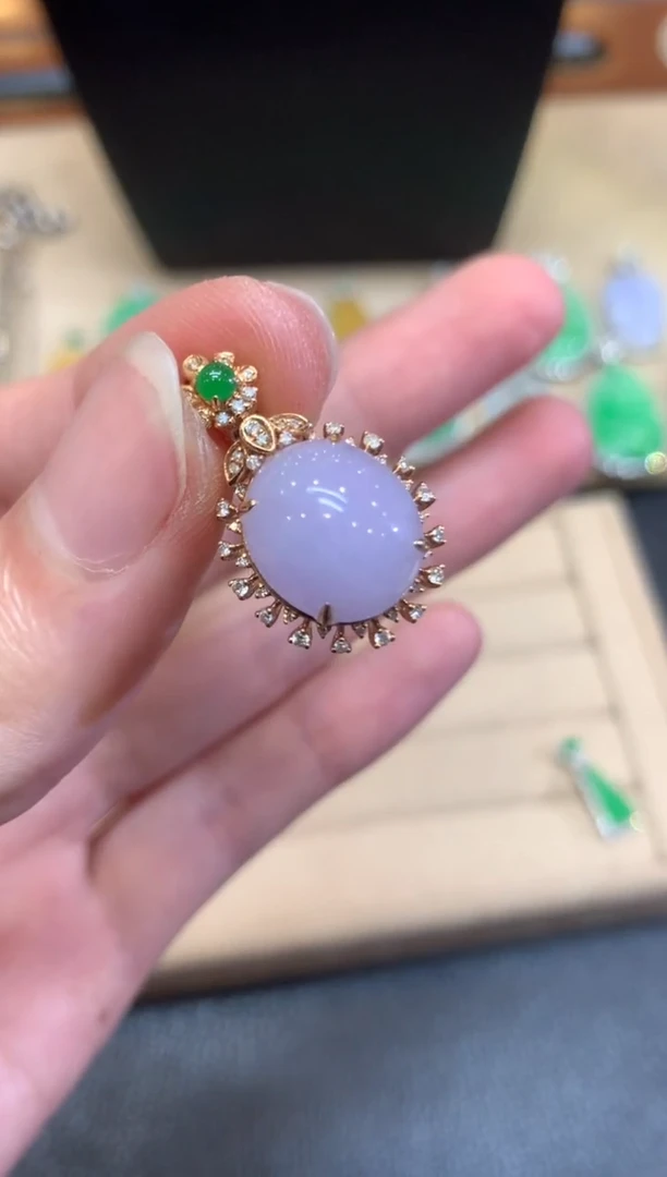 翡翠18K金镶嵌颈饰蛋面【无服务费】