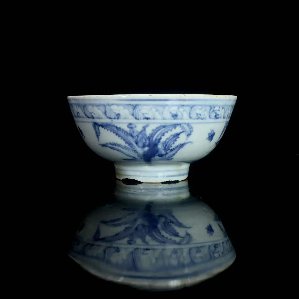 16: 明中期青花海螺纹碗