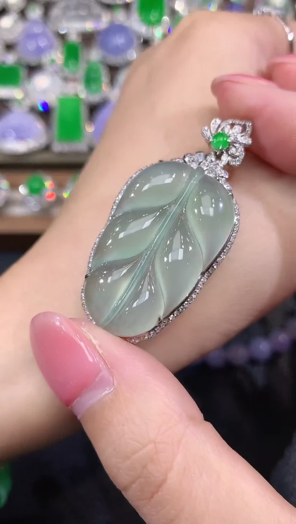 吊坠(不含链)18K金镶嵌翡翠A90