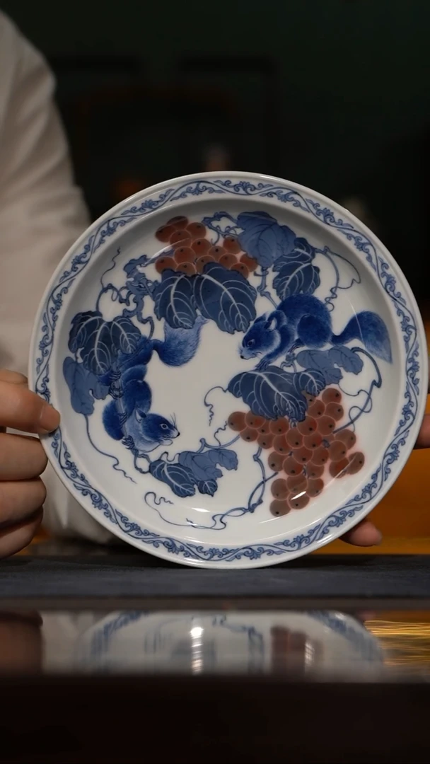 瓷片游玉堂 青花釉里红葡萄松鼠壶承（预售）
