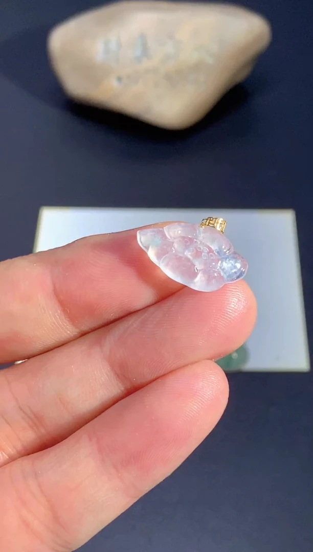 颈饰18K金镶嵌翡翠