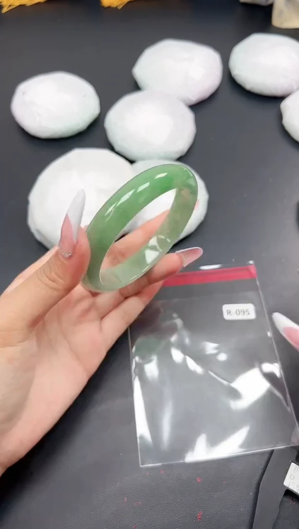 精品手镯，一物一拍R-095