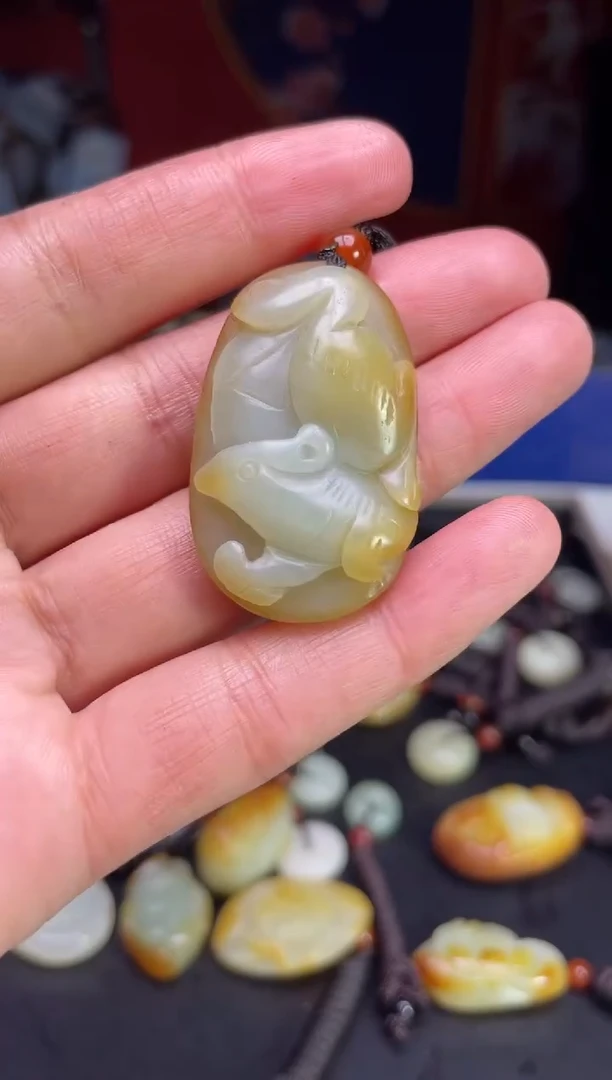 颈饰未镶嵌和田玉1