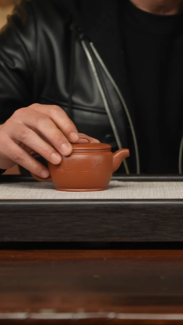 【闪购商品】紫砂茶壶朱泥面缸汉瓦刻绘