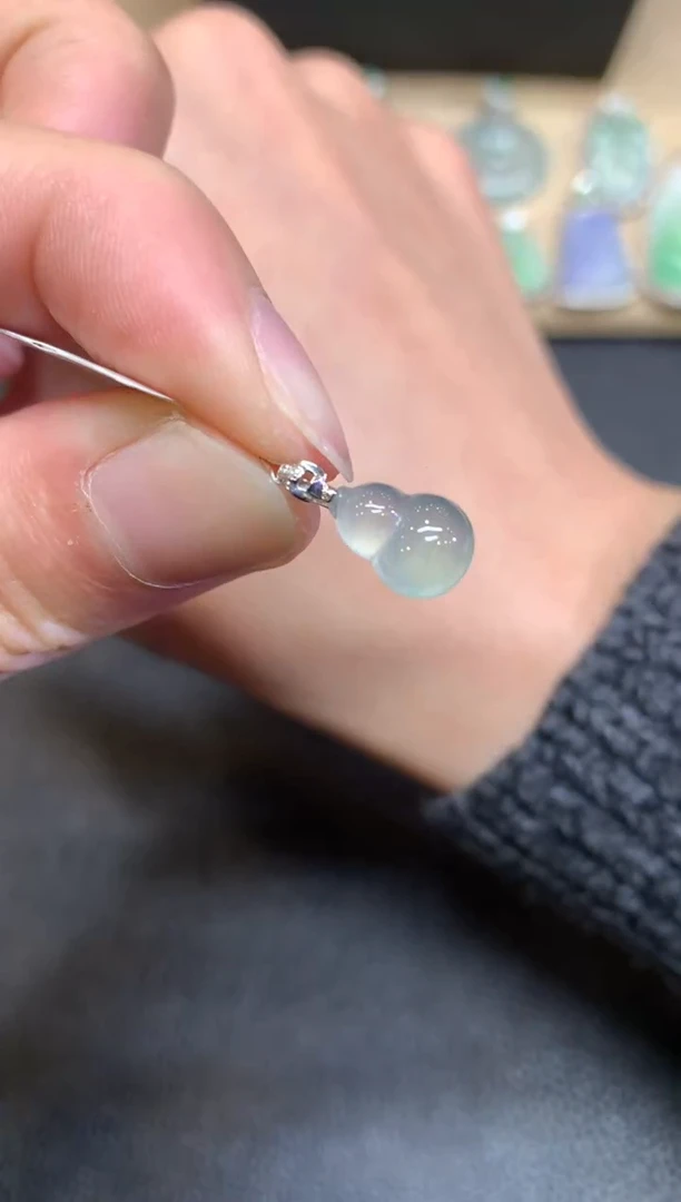 【闪购商品】翡翠颈饰18K金镶嵌葫芦【无服务费】