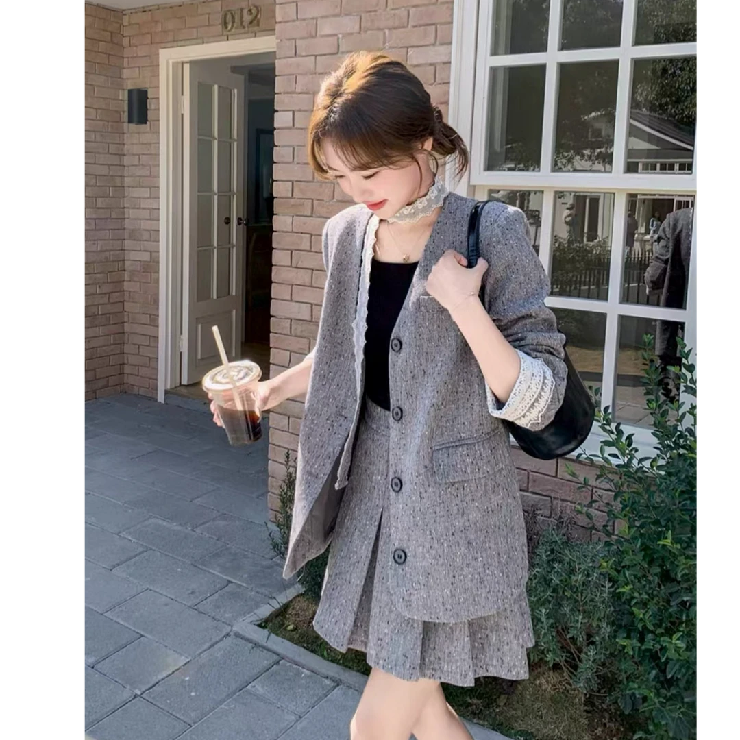 蕾丝拼接灰色西装套装裙女春秋2025新款高级感小香风两件套超火
