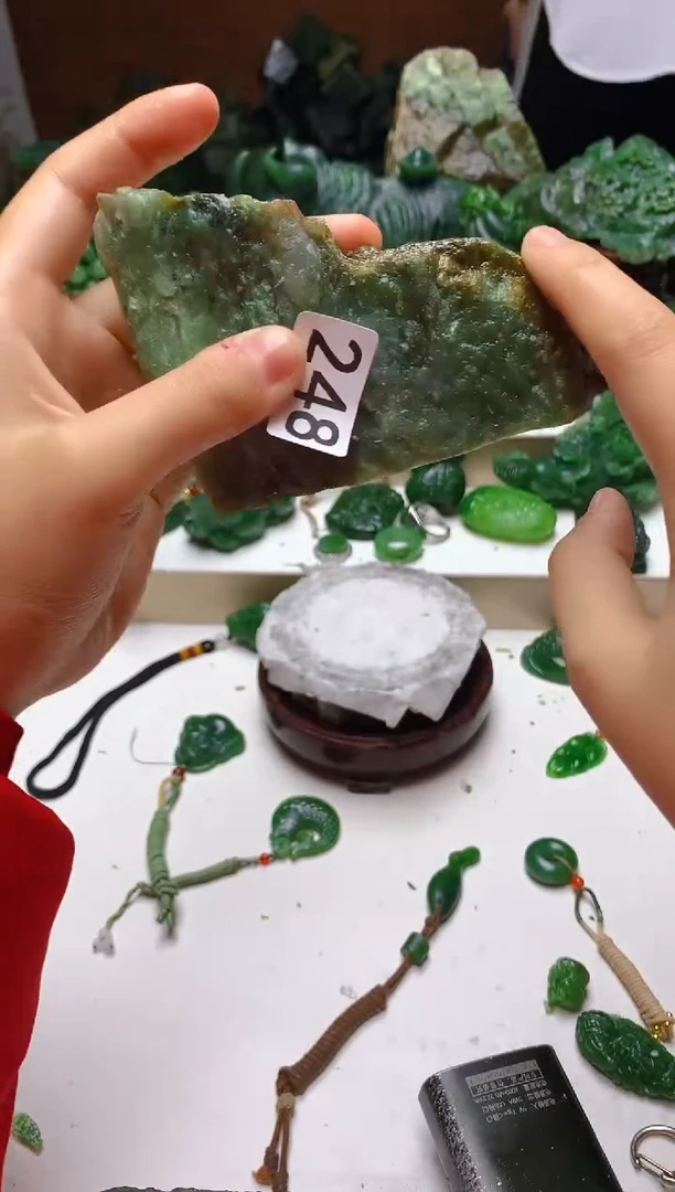 未镶嵌和田玉（碧玉）珠宝半成品1