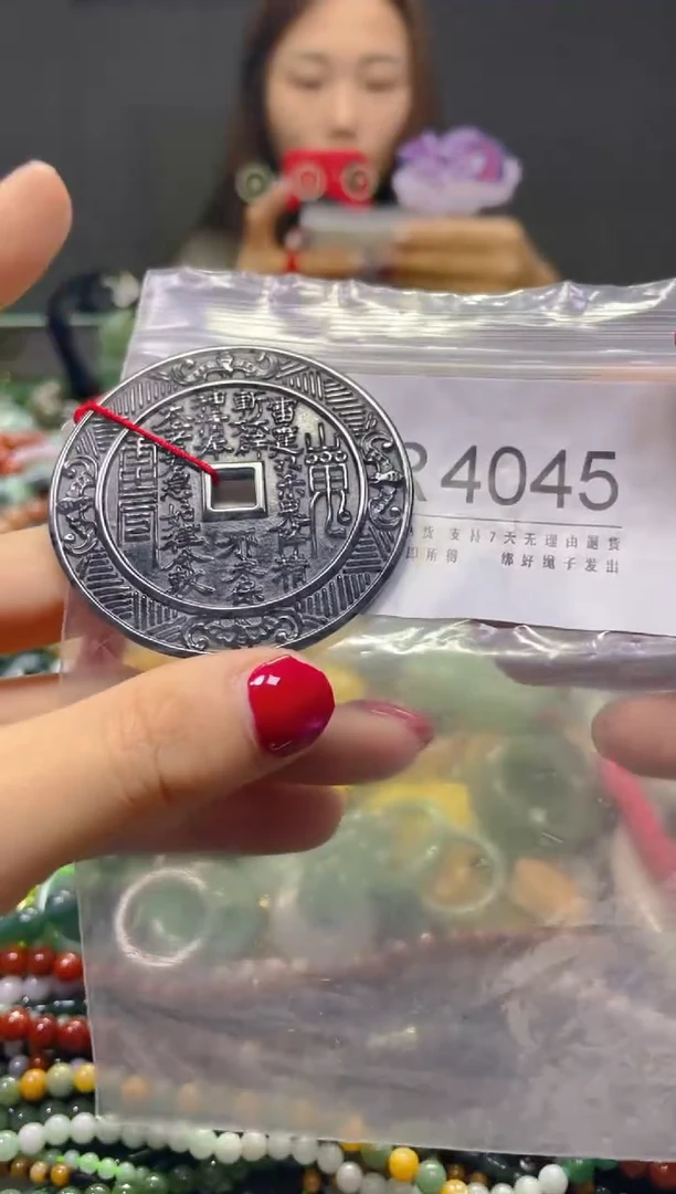 颈饰未镶嵌翡翠/R/翡翠A货，一件也是批发价