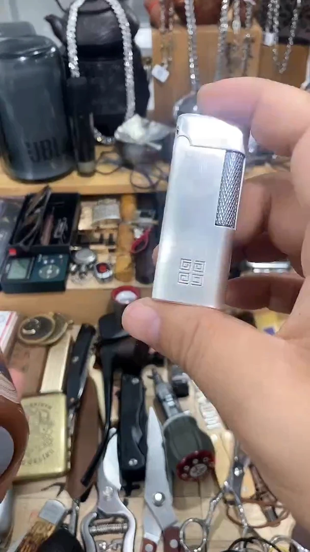 瓷片闪购商品  如图所示