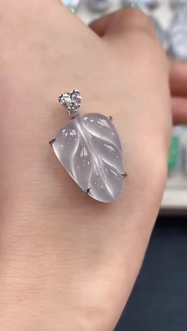 【闪购商品】翡翠吊坠(不含链)18K金镶嵌 B60