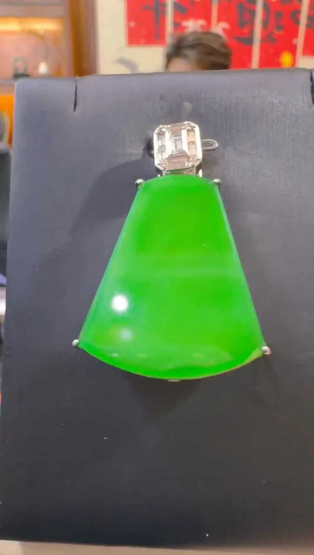 吊坠(赠链)银S925镶嵌翡翠天然A货翡翠