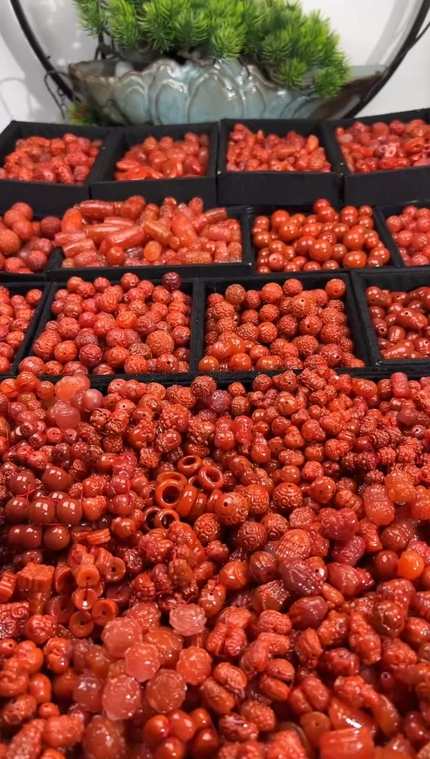 颈饰未镶嵌南红玛瑙1