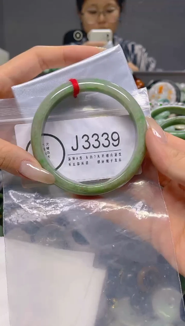 颈饰未镶嵌翡翠60/ J /翡翠A货，一件也是批发价