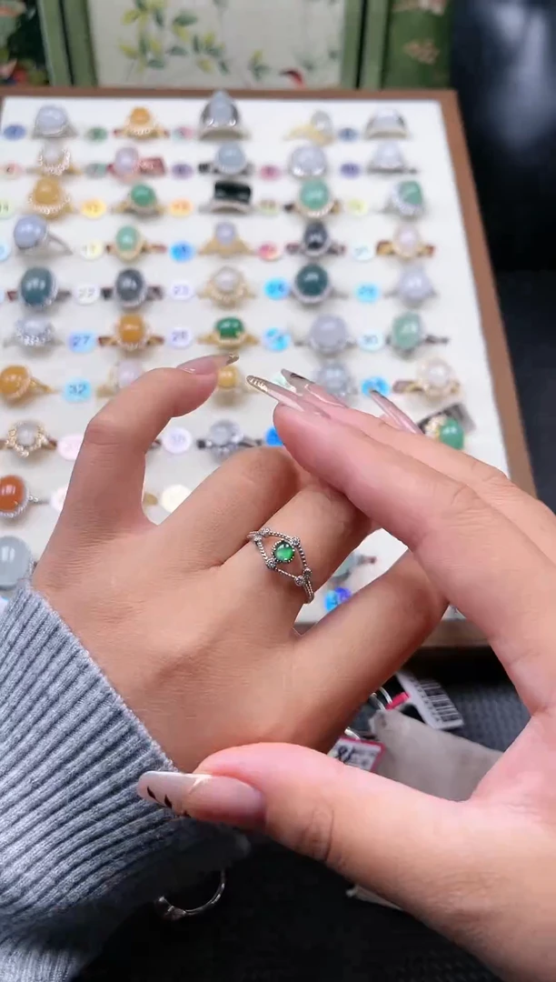 【闪购商品】翡翠戒指银S925镶嵌天然A货翡翠戒指