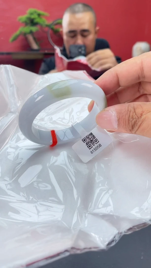 未镶嵌手镯翡翠翡翠手镯（微瑕）5
