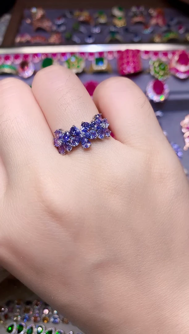 银S925镶嵌戒指坦桑石....