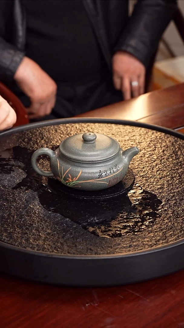 茶壶紫砂朱维平  扁腹28 雪花绿 260毫升 李苦禅 唐云 配盖杯