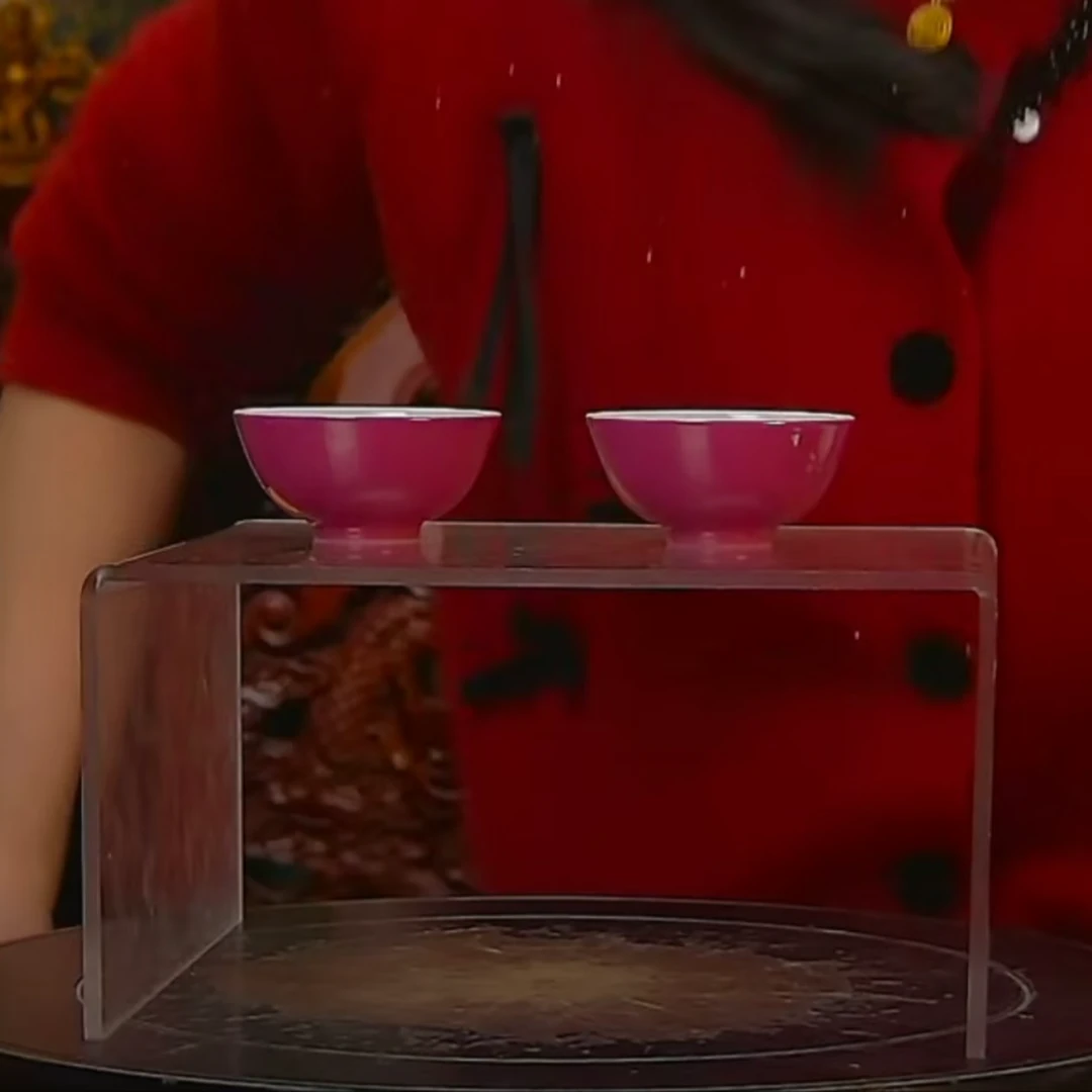 清   单色釉胭脂红杯