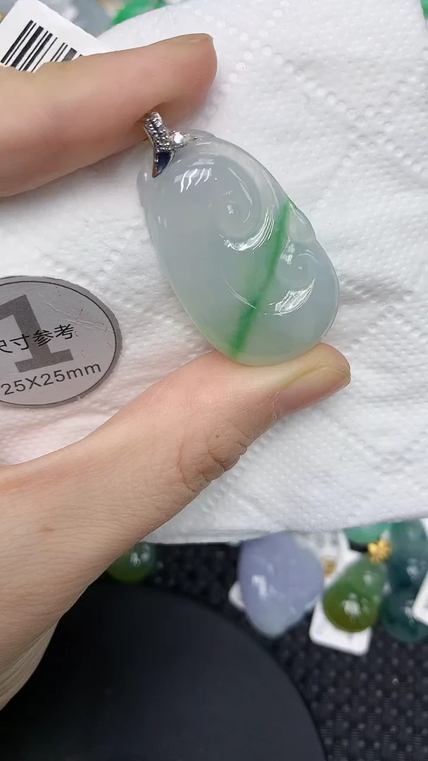 颈饰18K金镶嵌翡翠11111111111