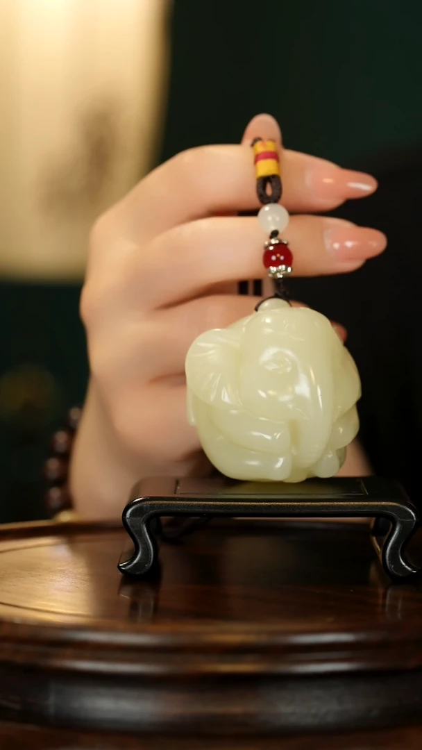 石材云南竹叶青-手握吉象