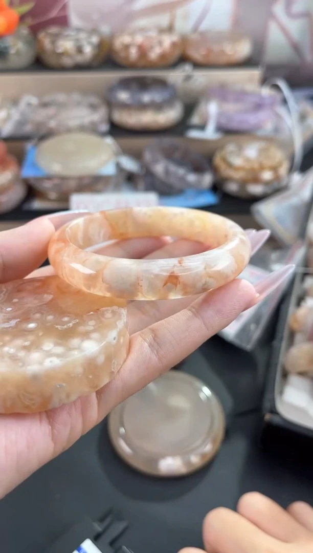 未镶嵌手镯石英质玉54