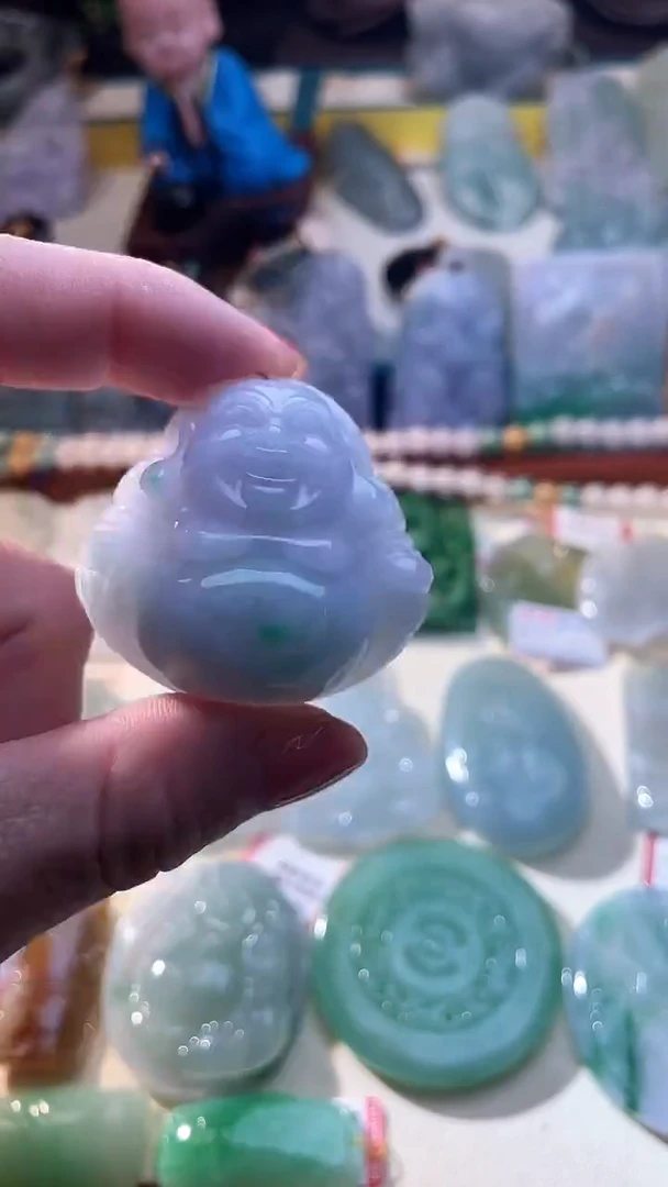 翡翠未镶嵌颈饰佛公