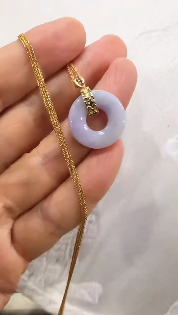 翡翠未镶嵌颈饰国风