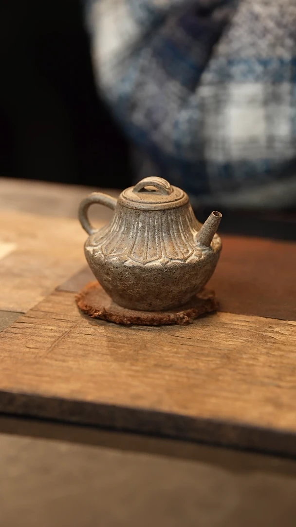 【闪购商品】【有茶器】 手作紫砂莲瓣壶